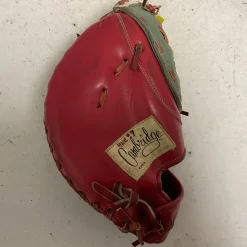 Used CAMBRIDGE B76 PRO PLAYER Baseball First Base RH Throw Red 11 1/2"
