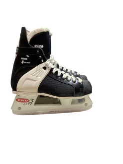 Used CCM 152 TACKS Intermediate Hockey Skate Intermediate 6.0