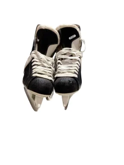 Used CCM 152 TACKS Intermediate Hockey Skate Intermediate 6.0