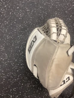 Used CCM EXTREME FLEX 3 Senior Goalie Catcher White
