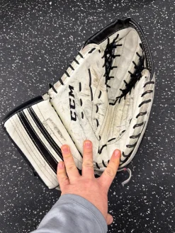 Used CCM EXTREME FLEX 400 Youth Goalie Catcher Black