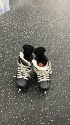 Used CCM FT340 Junior Hockey Skate Junior 02