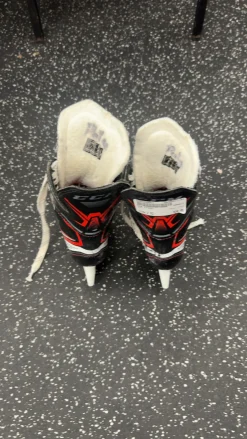 Used CCM FT340 Junior Hockey Skate Junior 02