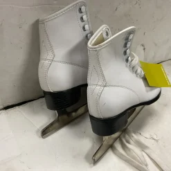 Used CCM PIROUETTE Girls Figure Skate White Junior 04