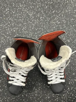 Used CCM RBZ Intermediate Hockey Skate Intermediate 5.0