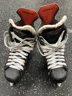 Used CCM RBZ Intermediate Hockey Skate Intermediate 5.0
