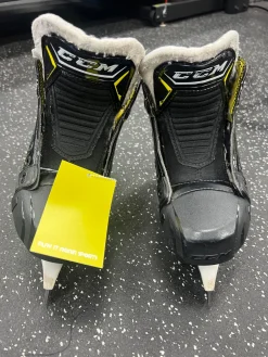 Used CCM SUPER TACKS 9380 Junior Goalie Skate Junior 01.5