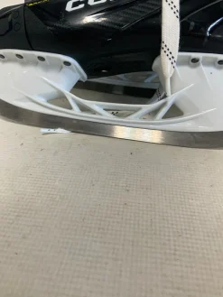 Used CCM TACKS AS 550 Intermediate Hockey Skate Intermediate 6.0