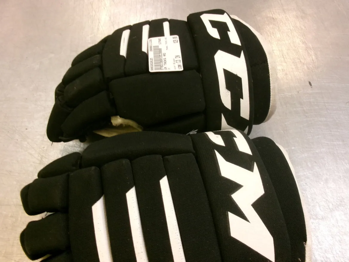 Used CCM TACKS 4R2 Senior Gloves Black 13"