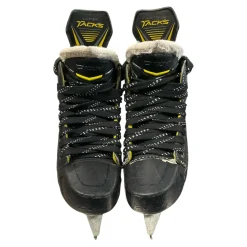 Used CCM TACKS ULTRA Intermediate Hockey Skate Intermediate 4.0
