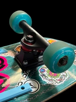 Used CCS CHAINLINK EGG SKATEBOARD Complete Skateboard Teal Regular