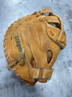 Used Cooper CATCHERS GLOVE BB/SB Catchers RH Throw Tan 35