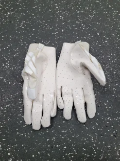 Used Cutters REV PRO FB Gloves White MD