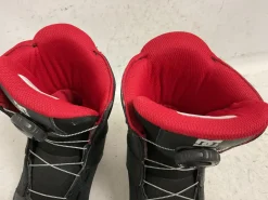 Used DC Shoes YOUTH SCOUT Boys Snowboard Boots Black And Red Junior 03