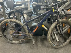 Used Diamondback SYNCR Mountain Bike Mens Navy Blue 43-47cm - 17-18