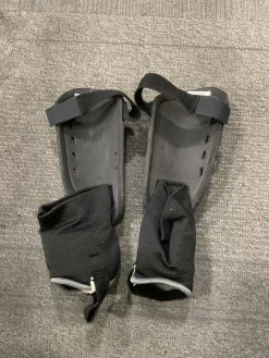 Used Dsg OCALA Soccer Shin Guards Adult Black MD