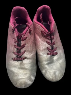 Used Dsg Soccer Cleats Pink And White Youth 13.0