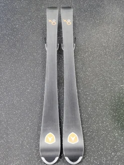 Used Dynastar 146 Girls DH Ski/Binding White 142 cm