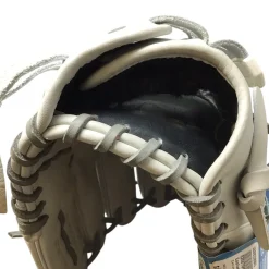 Used Easton PROFESSIONAL COLLECTION NEVER USED RH Throw Fastpitch Gloves Grey 12