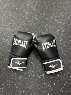 Used Everlast Boxing Gloves Black Junior