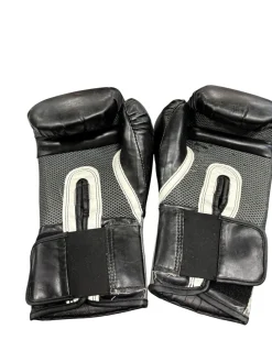 Used Everlast Boxing Gloves Black Senior