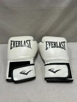Used Everlast Boxing Gloves White MD