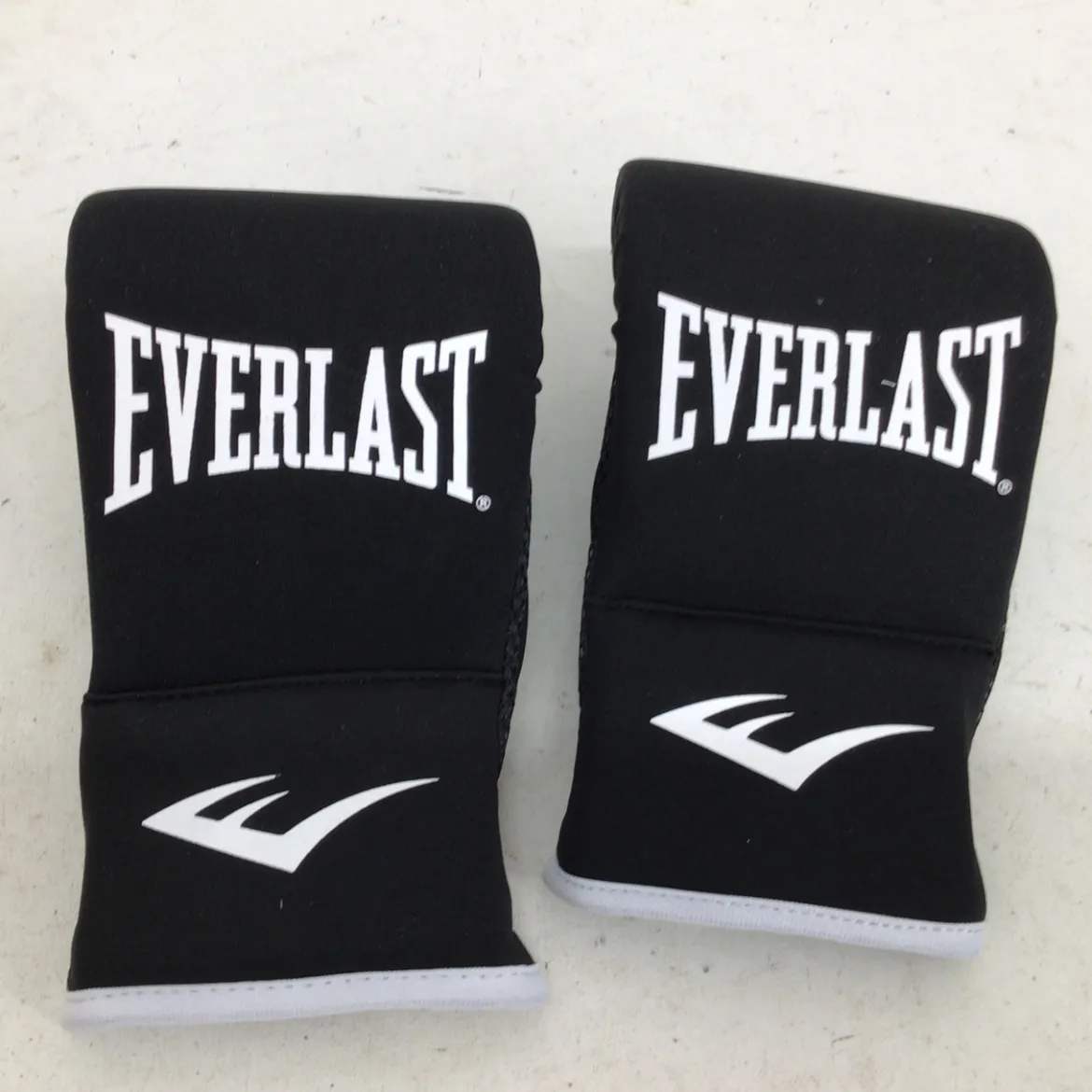 Used Everlast CORE SLIP ON BOXING GLOVES Boxing Gloves Black Senior
