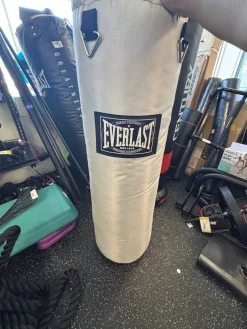 Used Everlast HEAVY BAG Boxing Heavy Bag Grey 80 lb