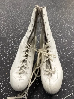 Used FIGURE SKATE WomensFigure Skate White Senior 8