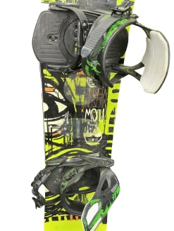 Used Flow VERVE MICRON W/ M8TRIX BINDINGS Boys Board/Binding Lime Green 145 cm