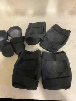Used FORWARD COMPLETE SET Skateboard Elbow Pads Black LG