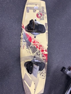 Used Hyperlite STATE 140 Wakeboard Black 140 cm