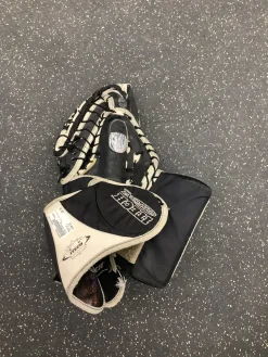 Used ITECH PTOFILE Street Goalie Catcher Sr White LG