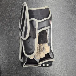 Used Itech RX5 GOALIE BLOCKER Senior Goalie Blocker Black And White