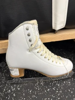 Used Jackson LELLE WomensFigure Skate White Senior 4