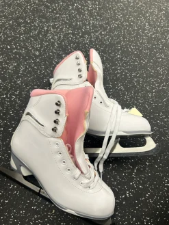 Used Jackson SOFT SKATE WomensFigure Skate White Senior 8