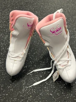 Used Jackson SOFT SKATE WomensFigure Skate White Senior 8