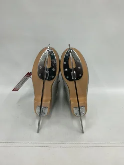 Used Jackson SOFTEC Girls Figure Skate Silver Youth 06.0