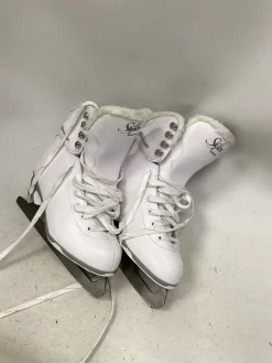 Used Jackson SOFTSKATE WomensFigure Skate White Senior 5