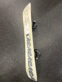 Used K2 METROPOLITAN SNOWBOARD NEW Womens Board/Bindings Maroon 142 cm