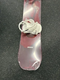 Used K2 METROPOLITAN SNOWBOARD NEW Womens Board/Bindings Maroon 146 cm