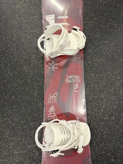 Used K2 METROPOLITAN SNOWBOARD NEW Womens Board/Bindings Maroon 146 cm