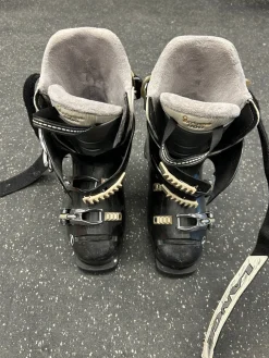 Used Lange EXCLUSIVE 60 Girls DH Ski Boot Black 235 MP - J05.5 - W06.5