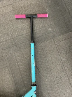 Used Madd Gear FLOW 100 Scooter Royal Blue