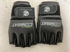 Used Martial Arts Gloves Black SM