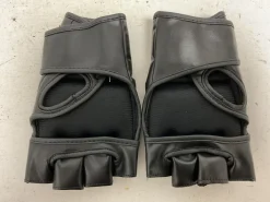Used Martial Arts Gloves Black SM