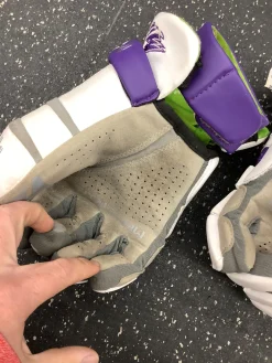Used Maverik M6 GOAL LAX Goalie Gloves M Purple 13"