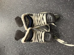 Used Mission INHALER AC6 Roller Hockey Skates Grey Junior 02