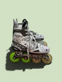 Used Mission INHALER WM03 3.5E SKATES Roller Hockey Skates White Junior 03.5