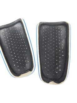 Used Mitre BREATHELITE SHIN GUARDS Soccer Shin Guards Adult None MD